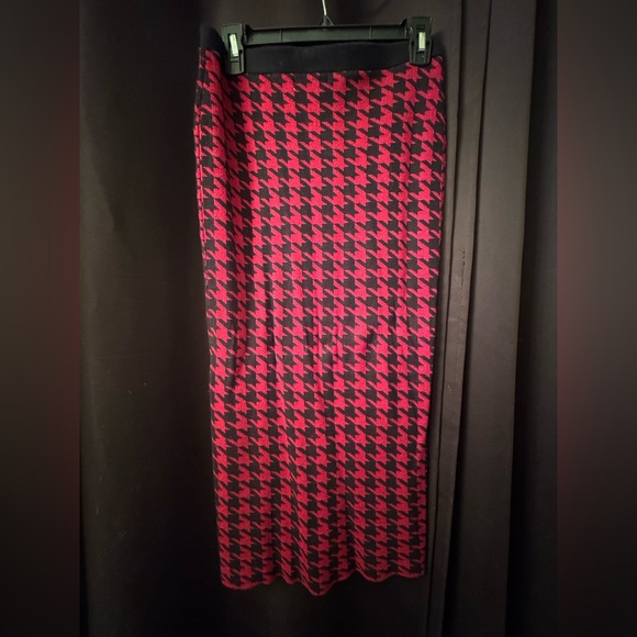 Houndstooth Pencil Skirt - Picture 3 of 5